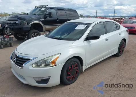 2014 Nissan Altima 2.5 S z USA, uszkodzony, nr VIN 1N4AL3AP7EN357569